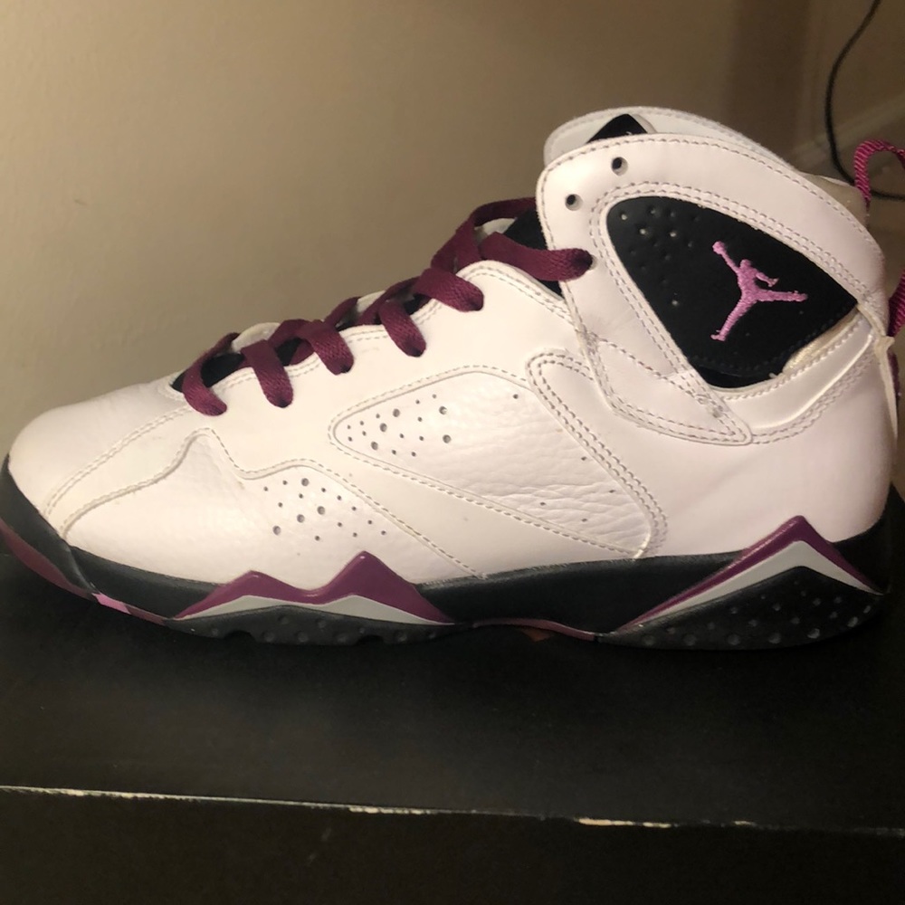 Air Jordan 7 Retro White/Fuchsia: Size 7y